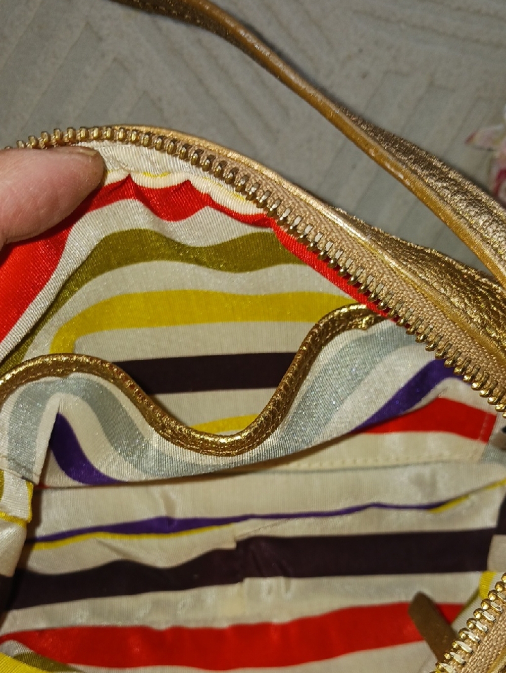 Kate Spade Gold Metallic Refined Grain Leather Crossbody Bag - Picture 6 of 6